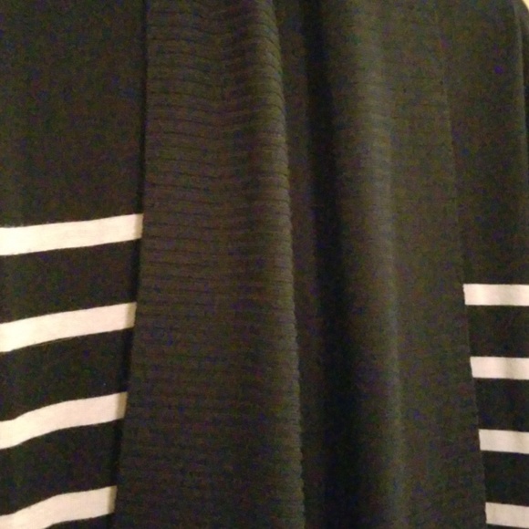 Cardigan - Picture 2 of 3